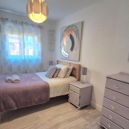 Spacious Two Bedroom Apartment With One Parking Space Thame Exteriér fotografie